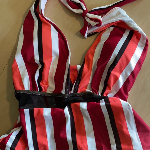 Cupshe Live life on the beach 1 piece swim suit - Picture 11 of 11